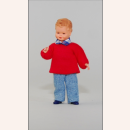 Junge im roten Pullover und Jeanshemd