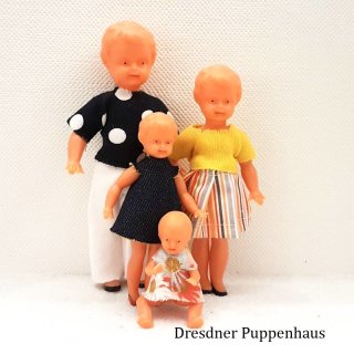 Puppenfamilie 4teilig aus Plast