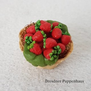 Erdbeeren im Körbchen
