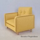 Sessel ocker und grob gewebter Stoff