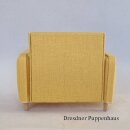 Sessel ocker und grob gewebter Stoff