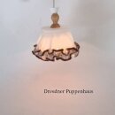 Hängelampe mit brauner Rüsche