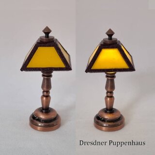 LED Tischlampe Kupfer mit gelben Schirm
