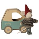 Weihnachtsmaus kleiner Bruder im Auto